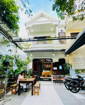 SHARK HOSTEL